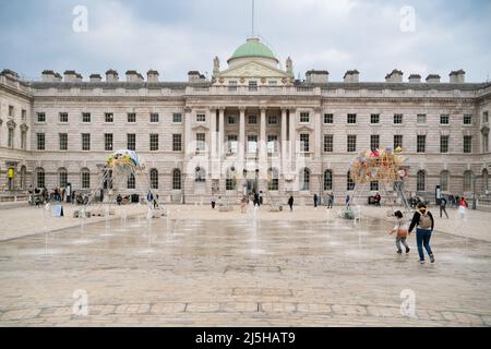 Somerset House - quadrilatère de l'époque géorgienne construit sur le site d'un palais Tudor appartenant à l'origine au duc de Somerset Banque D'Images