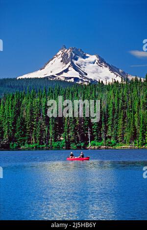 Mt jefferson du lac Ollalie, Cascade Range, Oregon Banque D'Images