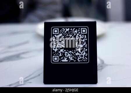 Tableau du générateur de code QR. Avec le concept de code QR du menu de restaurant abstrait, vos commandes sont données à l'aide de la technologie. Banque D'Images