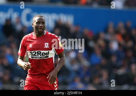 Swansea, Royaume-Uni. 23rd avril 2022. Sol Bamba de Middlesbrough regarde dessus. EFL Skybet Championship Match, Swansea City v Middlesbrough au stade Swansea.com de Swansea le samedi 23rd avril 2022. Cette image ne peut être utilisée qu'à des fins éditoriales. Utilisation éditoriale uniquement, licence requise pour une utilisation commerciale. Aucune utilisation dans les Paris, les jeux ou les publications d'un seul club/ligue/joueur. photo par Andrew Orchard/Andrew Orchard sports Photography/Alamy Live News crédit: Andrew Orchard sports Photography/Alamy Live News Banque D'Images