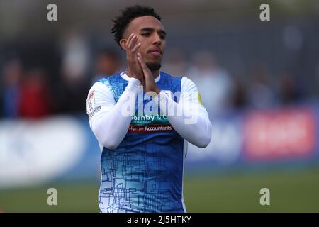 BARROW DANS FURNESS, ROYAUME-UNI. AVR 23rd Barrow's Remeao Hutton pendant le match de la Sky Bet League 2 entre Barrow et Sutton United à la rue Holker, Barrow-in-Furness le samedi 23rd avril 2022. (Credit: Mark Fletcher | MI News) Credit: MI News & Sport /Alay Live News Banque D'Images