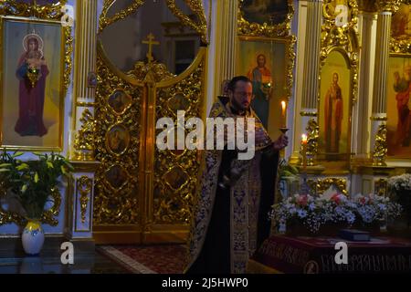 Naples, Campanie, Italie. 22nd avril 2022. Célébrations pour le samedi Saint, la communauté orthodoxe chrétienne observe le rituel religieux de la mort de Jésus. (Credit image: © Pasquale Gargano/Pacific Press via ZUMA Press Wire) Banque D'Images