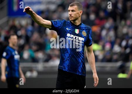 Edin Dzeko du FC Internazionale réagit lors de la série Un match de football entre le FC Internazionale et AS Roma au stade San Siro de Milan (Italie), Banque D'Images