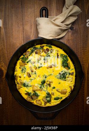 Frittata aux épinards Banque D'Images