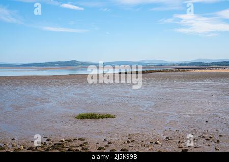 Vue sur la baie de Morecambe en direction du Lake District, à Cumbria, dans le nord-ouest de l'Angleterre Banque D'Images