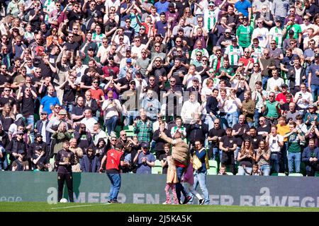 GRONINGEN - (lr) lors du match néerlandais Eredivisie entre le FC Groningen et Heracles Almelo au stade Euroborg, le 24 avril 2022 à Groningen, pays-Bas. ANP COR LASKER Banque D'Images