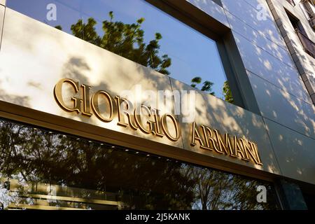Logo de la boutique Armani sur Königsallee à Düsseldorf/Allemagne. Banque D'Images