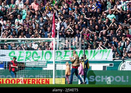 GRONINGEN - (lr) lors du match néerlandais Eredivisie entre le FC Groningen et Heracles Almelo au stade Euroborg, le 24 avril 2022 à Groningen, pays-Bas. ANP COR LASKER Banque D'Images