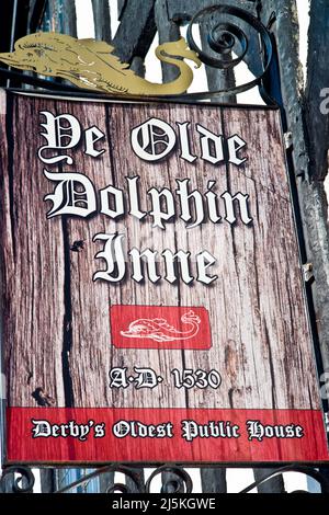 YE Olde Dolphin Pub Inn Pub Sign, Derby, Derbyshire, Angleterre Banque D'Images