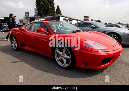 Ferrari 360, exposée au Scramble d'avril qui s'est tenu au Bicester Heritage Centre le 23rd avril 2022 Banque D'Images