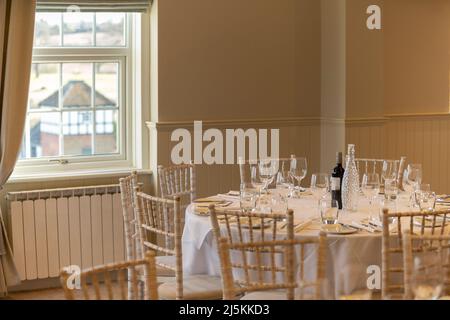 Restaurant gastronomique de haute qualité cadre intérieur avec vue sur le terrain de golf Banque D'Images