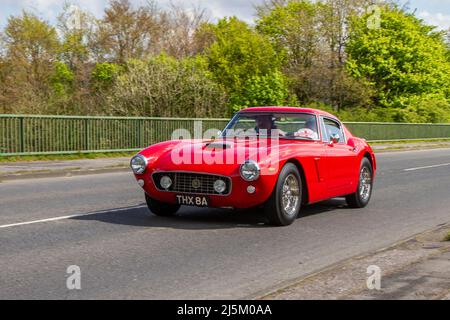 2020 rouge Mirage GT 2979cc 2DR coupé; Mirage Automotive fait du sport deux portes. Réalisé à la main par Mirage Automotive Developments, un fabricant de voitures de sport britannique récemment établi. Le Mirage GT est une combinaison de style classique emblématique, d'ingénierie et de fabrication datant du 21st siècle. Conçu et construit de façon innovante pour être aussi bon sur la route ou sur piste. Banque D'Images