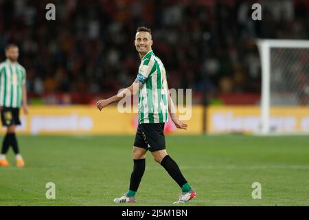 Séville, Espagne. 23rd avril 2022. Sergio Canales (Betis) football : Espagnol 'Copa del Rey' finale du match entre Real Betis Balompie 1 (5-4) 1 Valencia CF au stade de la Cartuja à Séville, Espagne . Crédit: Mutsu Kawamori/AFLO/Alay Live News Banque D'Images