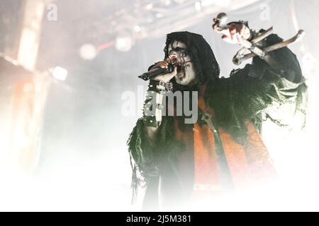 Oslo, Norvège. 16th, avril 2022. Le groupe norvégien de Black Metal Mayhem joue un concert à Rockefeller dans le cadre du festival Inferno Metal Festival 2022 à Oslo. Ici, la chanteuse Attila Csihar est vue en direct sur scène. (Crédit photo: Gonzales photo - Terje Dokken). Banque D'Images