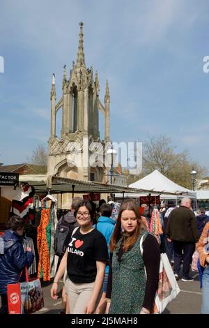 Devizes est une ville du marché de wiltshire. Un marché très animé est organisé les jours de bruit Banque D'Images