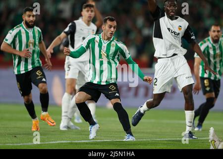 Séville, Espagne. 23rd avril 2022. Juanmi (Betis) football : Espagnol 'Copa del Rey' finale du match entre Real Betis Balompie 1 (5-4) 1 Valencia CF au stade de la Cartuja à Séville, Espagne . Crédit: Mutsu Kawamori/AFLO/Alay Live News Banque D'Images