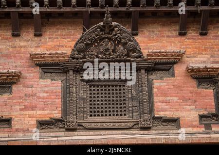 Katmandou,Népal- avril 20,2022 : la place Patan Durbar est située au centre de la ville de Lalitpur. Patan est l'une des plus anciennes villes bouddhistes. Banque D'Images