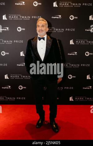 Washington, États-Unis. 24th avril 2022. Bassem Youssef - le 24 avril 2022, le Centre Kennedy présente à Jon Stewart le prix annuel Mark Twain de l'humour américain 23rd. ( Credit: SIPA USA/Alamy Live News Banque D'Images