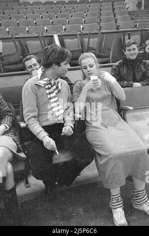 Répétition pour les dix étoiles d'or dans le Ring au Circus Crown Building à Munich. Artistes dans le cirque - Heidi Brühl 1967 [traduction automatique] Banque D'Images