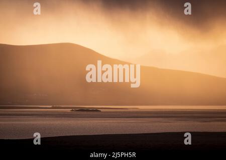 Coucher de soleil sur Lough Carrowmore, comté de Mayo, Irlande occidentale Banque D'Images