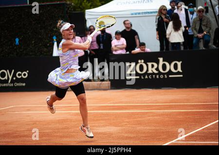 Laura Pigossi du Brésil pendant le match de demi-finale contre la Colombie Camila Osorio à la Copa Colsanitas du tournoi WTA à Bogota, Colombi Banque D'Images