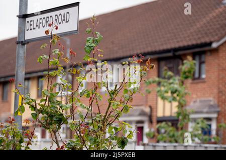 Le lieu où les meurtres de quatre personnes ont eu lieu à Delaford Road à Bermondsey, Southwark, le 25th avril 2022, à Londres, en Angleterre. On croit que toutes les victimes et une personne arrêtée sont connues sous le nom de tpo. Banque D'Images