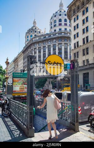 Argentine, Buenos Aires - entrée du métro Cathédrale dans le centre de la ville. Banque D'Images