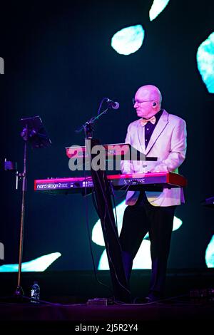 Alaska et Nacho Canut, de Fangoria, se produire en concert au Sant Jordi Club le 24 avril 2022 à Barcelone, Espagne. (Photo de Silvia Isach) Banque D'Images