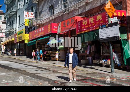 USA, San Francisco - le quartier chinois de San Francisco, en Californie, est le plus ancien quartier chinois d'Amérique du Nord et la plus grande enclave chinoise à l'extérieur de l'ASI Banque D'Images