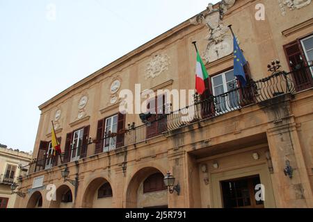 palais (hôtel de ville) à monreale en sicile (italie) Banque D'Images