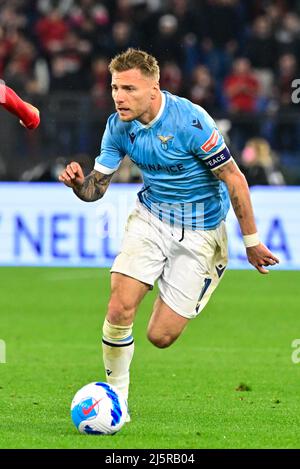 Rome, Italie. 24th avril 2022. Lors de la Ligue italienne de championnat de football, Un match de 2021/2022 entre SS Lazio vs AC Milan au stade Olimpic de Rome le 24 avril 2022. Crédit : Agence photo indépendante/Alamy Live News Banque D'Images