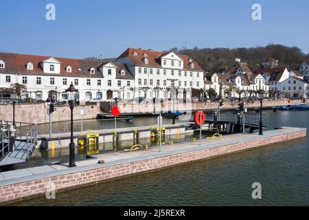 Le nouveau port de Bad Karlshafen, Weserbergland, Hesse, Allemagne, Europe Banque D'Images