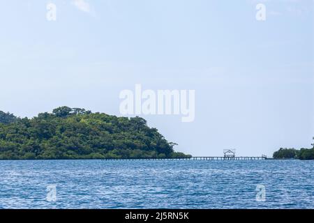 Ponton sur l'île philippine, Coron, Philippines - 10.11.2019 Banque D'Images