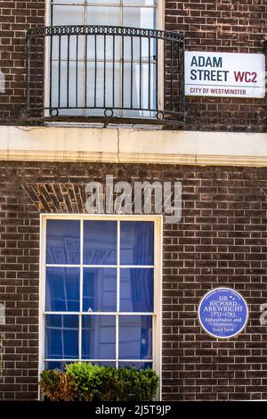 Plaque bleue marquant l'occupation par Arkwright à Adam Street, Londres Banque D'Images