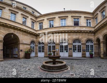 Vue panoramique de la cour supérieure de l'hôtel de ville Banque D'Images