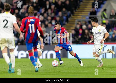 LONDRES, ROYAUME-UNI. 25th AVRIL : James McArthur de Crystal Palace en action pendant le match de la Premier League entre Crystal Palace et Leeds United à Selhurst Park, Londres, le lundi 25th avril 2022. (Crédit : Juan Gasparini | ACTUALITÉS MI) crédit : ACTUALITÉS MI et sport /Actualités Alay Live Banque D'Images