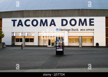 Tacoma, Washington, États-Unis - 23 avril 2022 ; panneau pour le dôme de Tacoma dans l'État de Washington sur le côté du bâtiment Banque D'Images