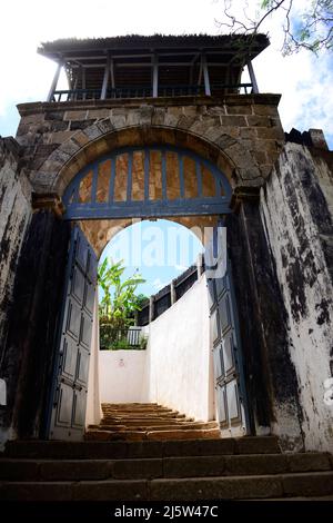 Ambohimanga est une colline et traditionnelle colonie royale fortifiée (rova) à Madagascar. Banque D'Images