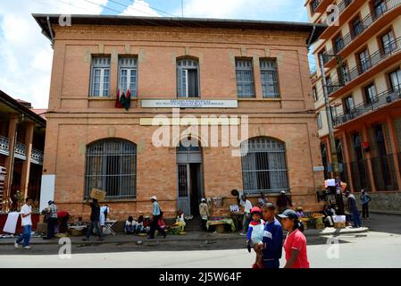 Beaux vieux bâtiments coloniaux français dans le centre d'Antananarivo, Madagascar. Banque D'Images