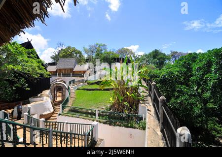 Ambohimanga est une colline et traditionnelle colonie royale fortifiée (rova) à Madagascar. Banque D'Images