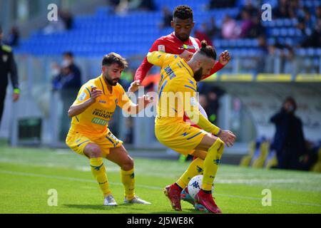 Francesco Zampano de Frosinone Calcio lors du match série B entre Frosinone Calcio et AC Monza au Stadio Benito Stirpe le 25 avril 2022 à Frosinone, Italie. Banque D'Images