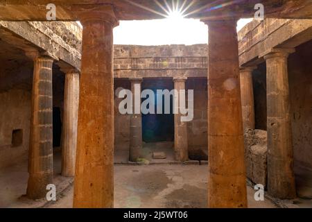 Unterirdische Grabstätten der antiken Nekropole Königsgräber von Nea Paphos, Paphos, Zypern, Europa | tombes souterraines de l'ancienne nécropole à Banque D'Images