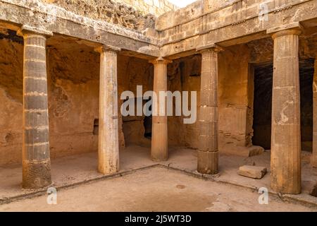 Unterirdische Grabstätten der antiken Nekropole Königsgräber von Nea Paphos, Paphos, Zypern, Europa | tombes souterraines de l'ancienne nécropole à Banque D'Images