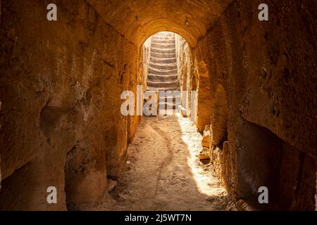 Unterirdische Grabstätten der antiken Nekropole Königsgräber von Nea Paphos, Paphos, Zypern, Europa | tombes souterraines de l'ancienne nécropole à Banque D'Images