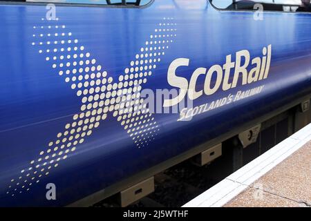 logo scotrail sur les panneaux latéraux d'un train à crémaillère, écosse, royaume-uni Banque D'Images