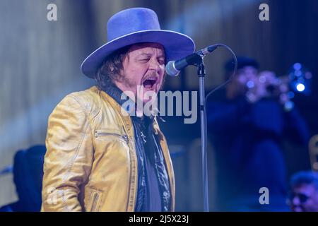 Arena di Verona Verona, Italie. 25rd avril 2022. Le chanteur italien Zucchero 'Sugar' Fornaciari se produit à l'Arena di Verona une première date de son 'World Wild Tour 2022', Credit: Roberto Tommasini/Alay Live News Banque D'Images