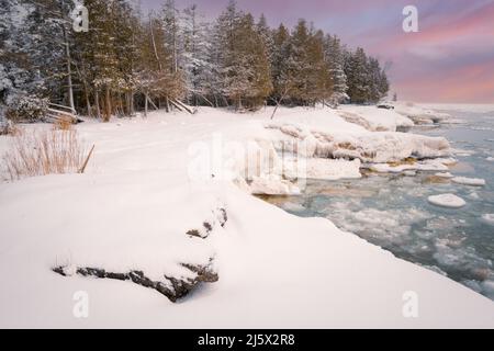 Toft point est une région naturelle nationale pittoresque près de Baileys Harbour, dans le comté de Door, Wisconsin. Le comté de Door est une destination touristique très populaire. Banque D'Images