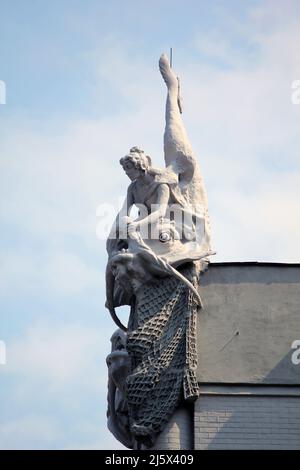 KIEV, UKRAINE - 1 MAI 2011: C'est un fragment architectural de la Maison avec les chimères - une maison célèbre dans le style Art Nouveau au centre Banque D'Images