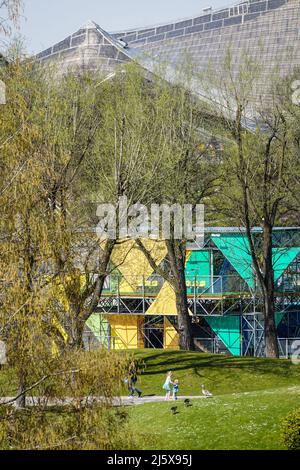 Templar Pavillon auf dem Olympiasee zum 50-jährigen Jubiläum Sport im Olympiapark München Banque D'Images