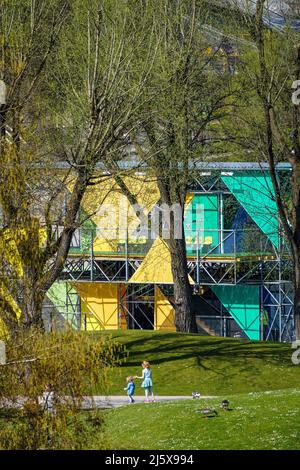 Templar Pavillon auf dem Olympiasee zum 50-jährigen Jubiläum Sport im Olympiapark München Banque D'Images